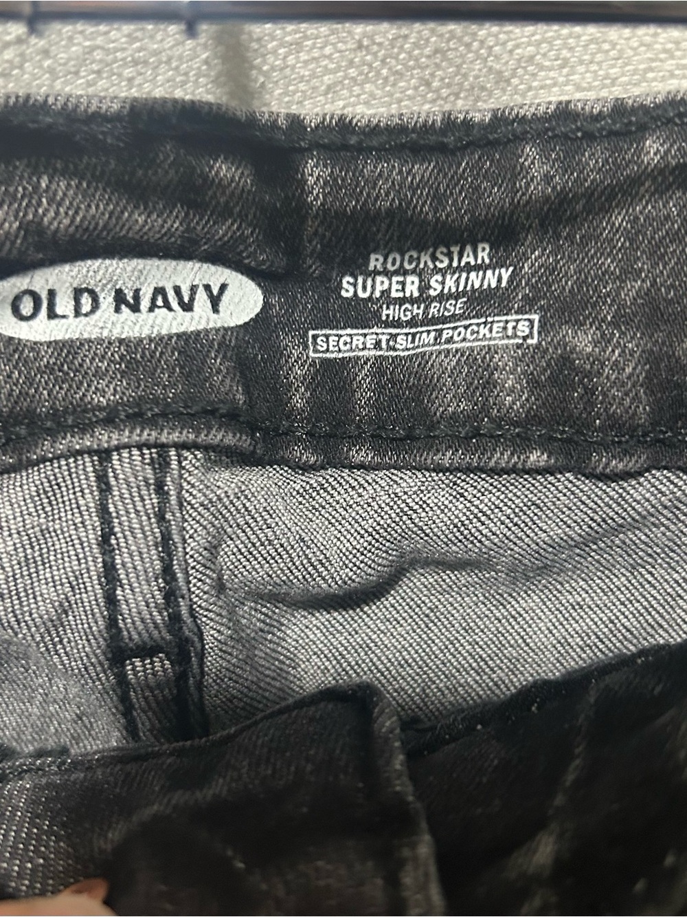 Old Navy Rockstar Super Skinny High Rise Distressed Black Jeans Size 14 - Picture 3 of 4